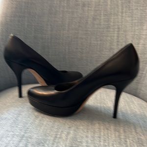 Gucci matte black platform 3 1/2" pumps